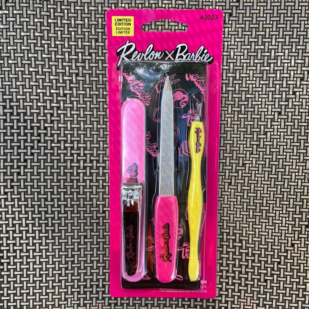 ⚜️RevlonxBarbie Manicure Essentials Kit!
